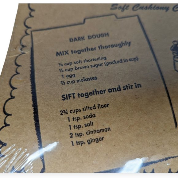 Vintage Hutzler Green Plastic Cookie Cutters NWT - Picture 1 of 8